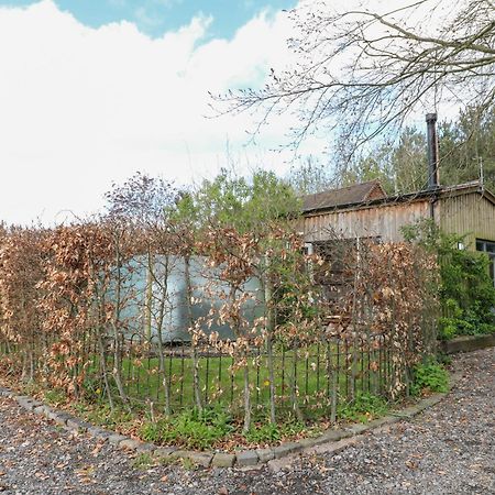 Hen House View Villa Rugeley Buitenkant foto