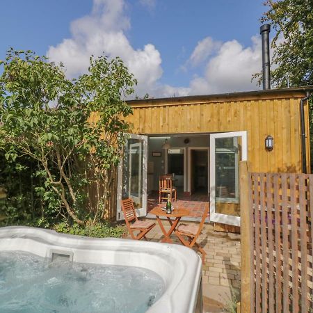 Hen House View Villa Rugeley Buitenkant foto
