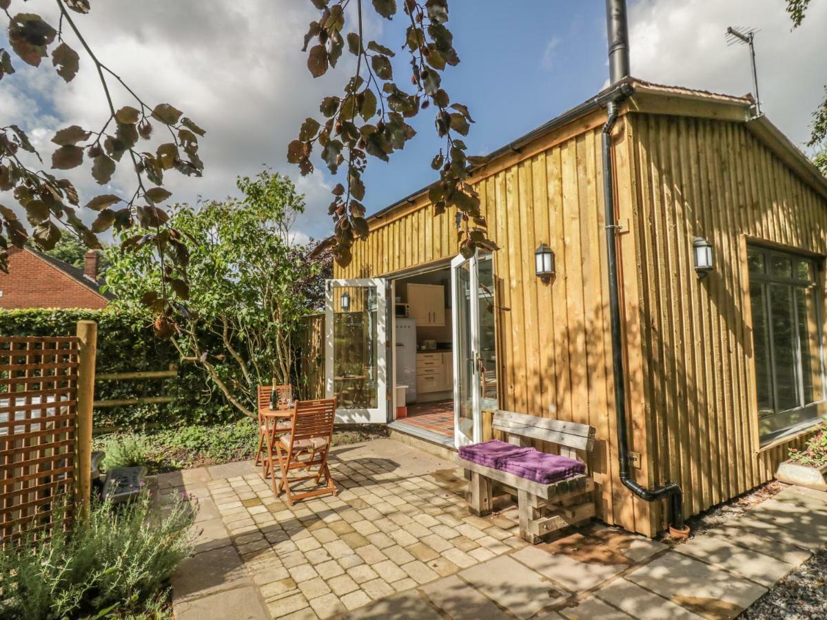 Hen House View Villa Rugeley Buitenkant foto